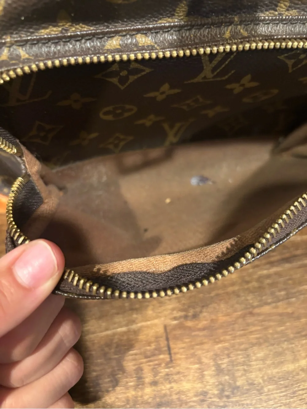 Louis Vuitton comfort lv